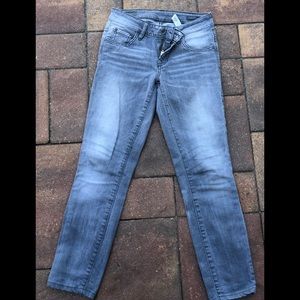 Guess power curvy mid skinny gray jeans